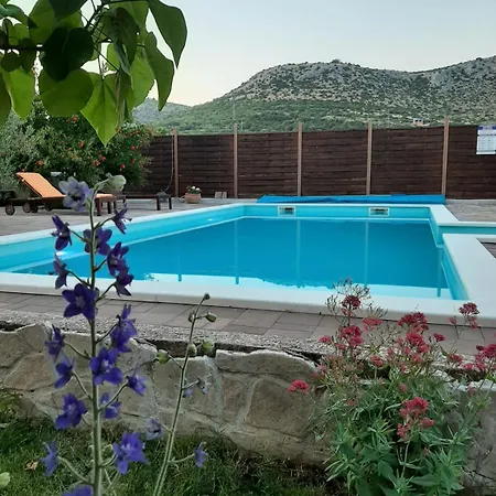 Apartment Smilje Apartment Sibenik