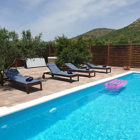 Apartment Smilje Sibenik