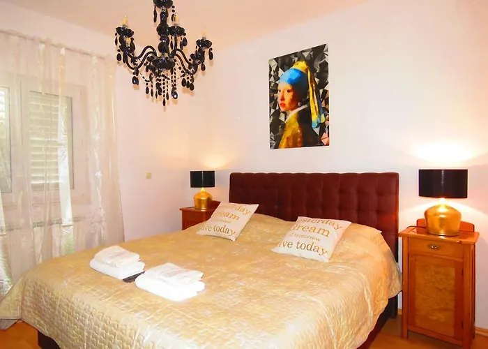 Apartment Smilje Sibenik